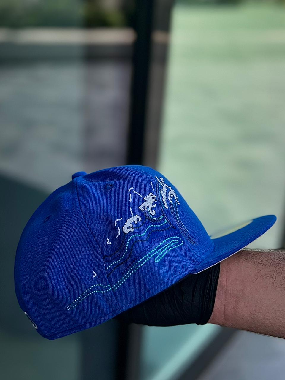 •Los Angeles Dodgers New Era Royal Tonal Wave 59FIFTY. (Fitted cap).