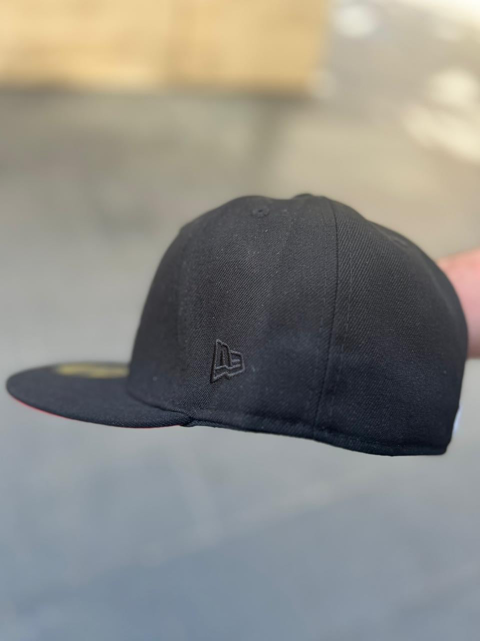 Chicago White Sox Corduroy Brim 59FIFTY 100 Season Black/White Fitted - New Era.