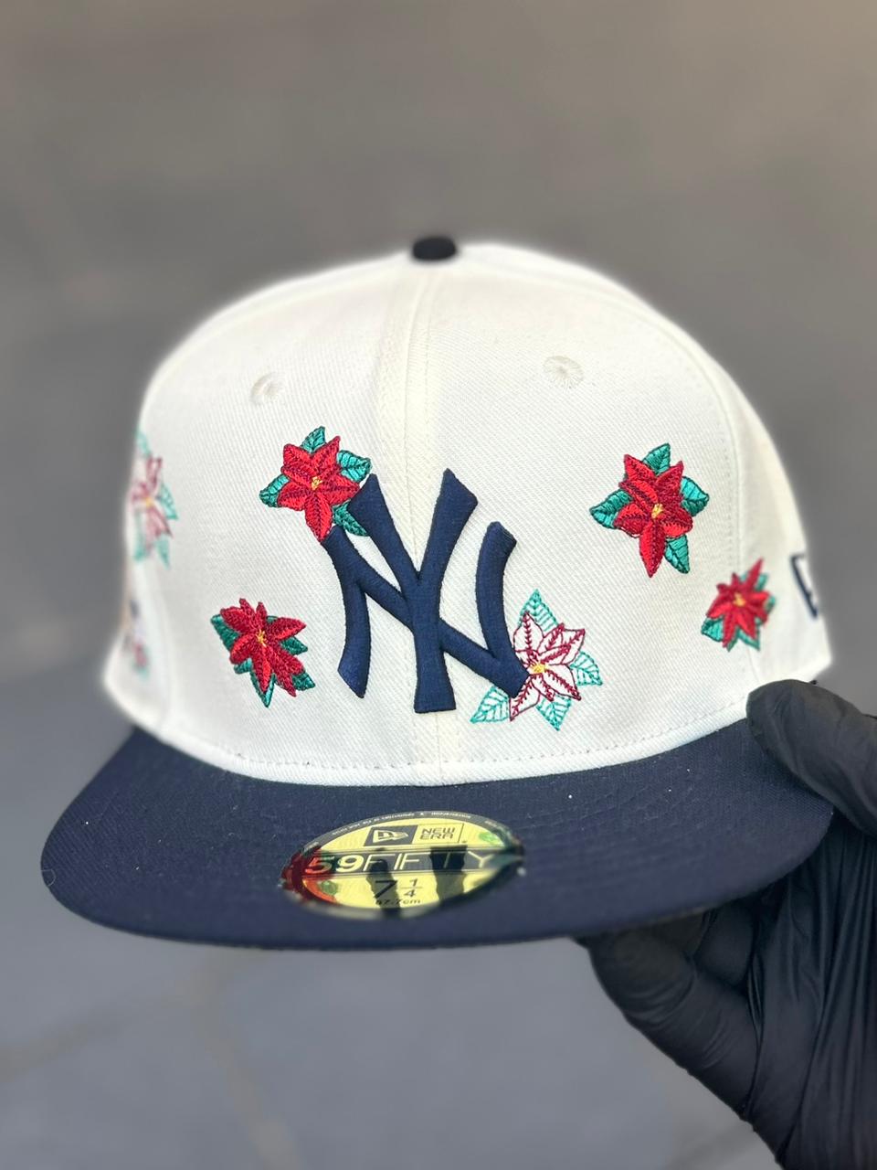 New Era New York Yankees Poinsettia 59FIFTY Fitted MLB.
