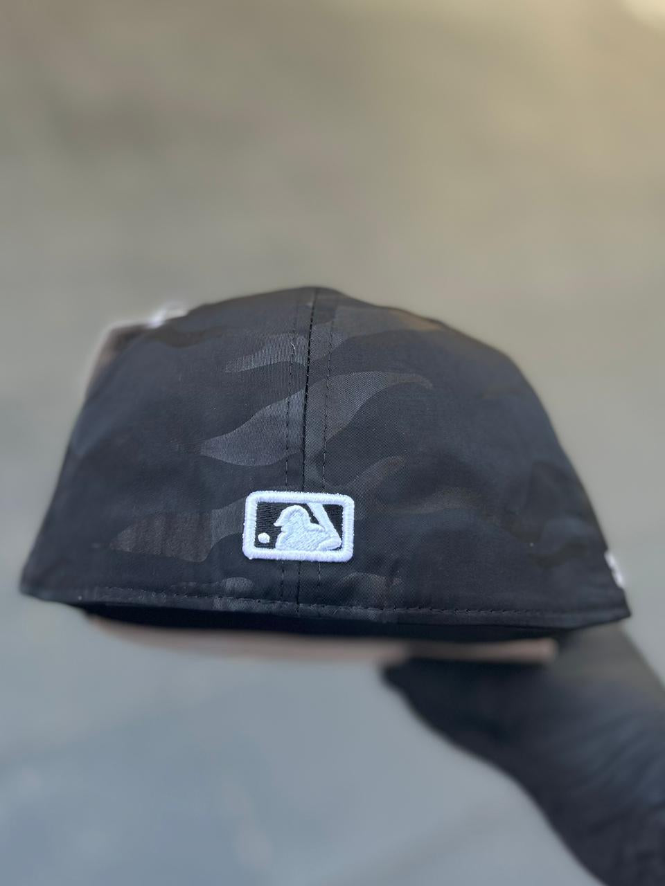 •New Era 59FIFTY Los Angeles Dodgers Black Camo Fitted Cap.