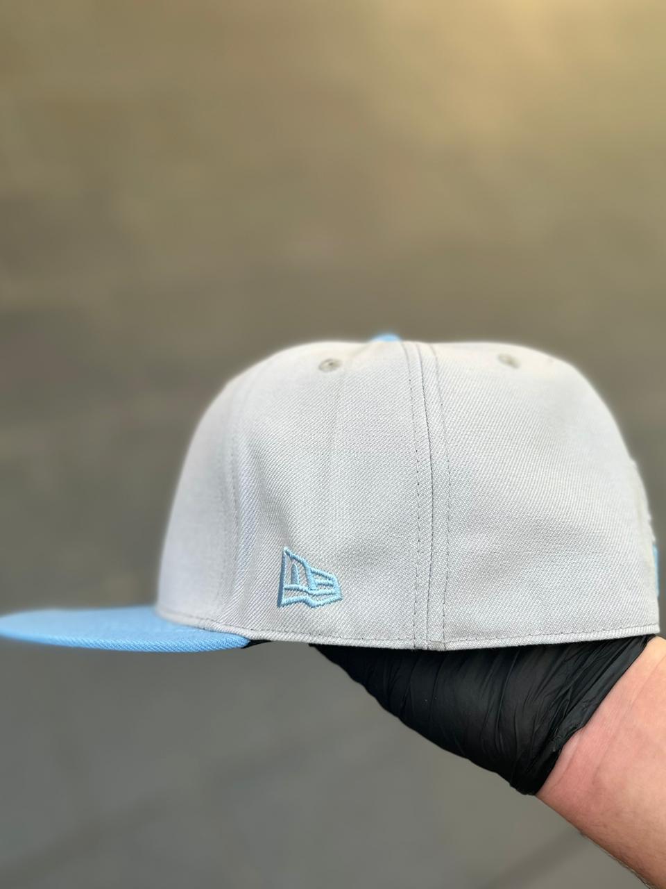 •Los Angeles dogers color brush fitted cap.