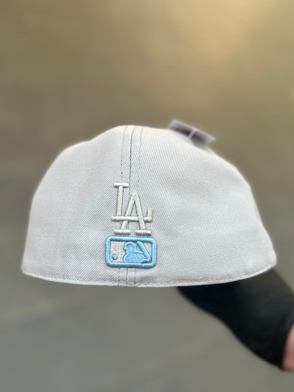 •Los Angeles dogers color brush fitted cap.